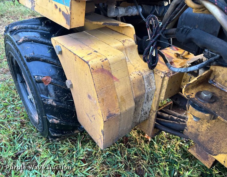 image for item EC3844 2005 Vermeer LM42 trencher