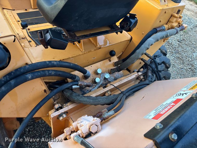 image for item EC3846 1992 Case 660 trencher