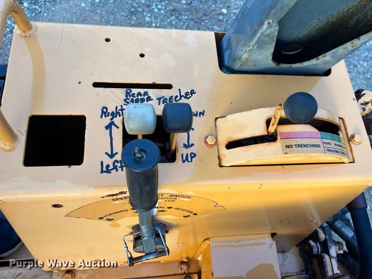 image for item EC3846 1992 Case 660 trencher