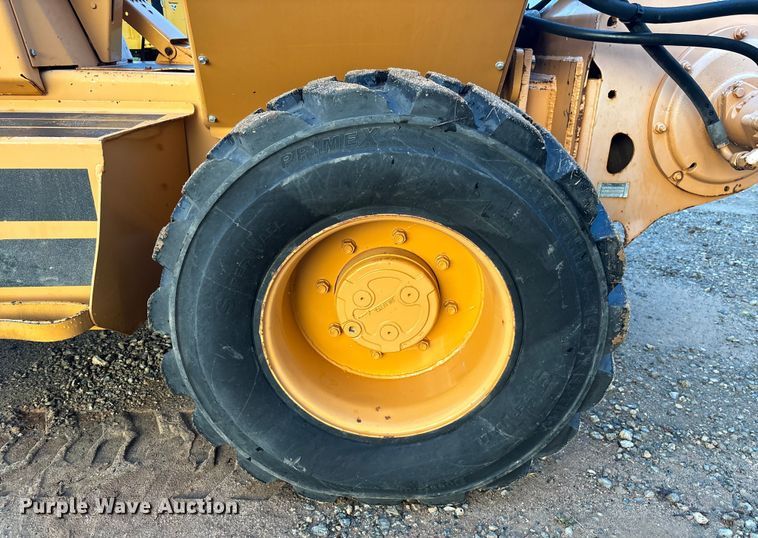 image for item EC3846 1992 Case 660 trencher