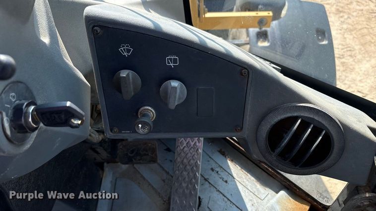 image for item EC4411 2007 Caterpillar 930G wheel loader