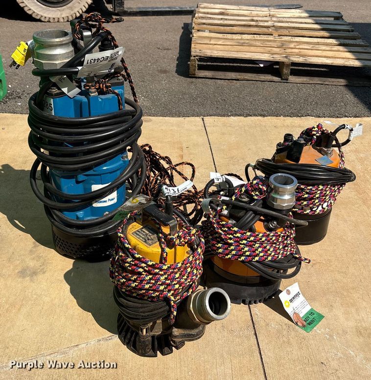 image for item EC4431 (4) submersible pumps