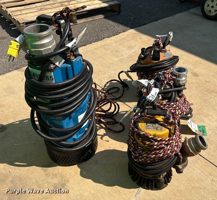 image for item EC4431 (4) submersible pumps