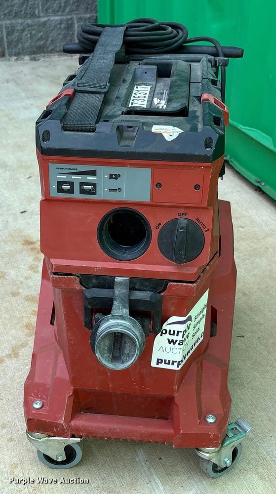 image for item EC4432 Lawn equipment