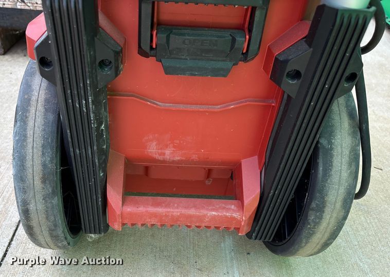 image for item EC4432 Lawn equipment