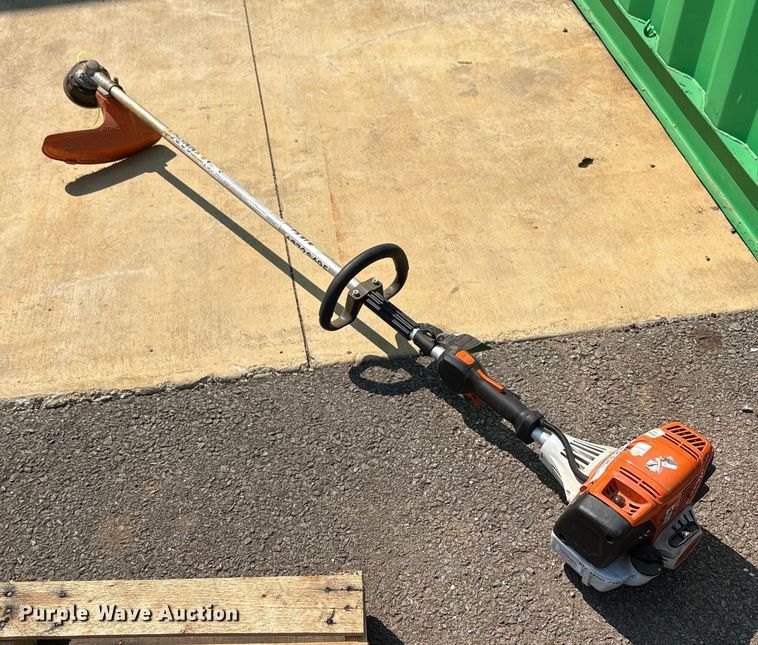 image for item EC4432 Lawn equipment