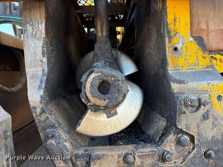 image for item EC7993 2016 Carlson CP100 paver