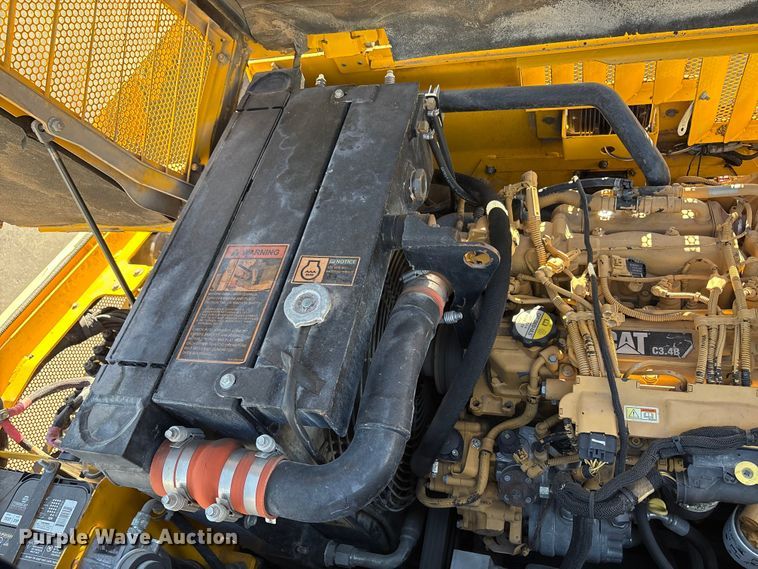 image for item EC7993 2016 Carlson CP100 paver