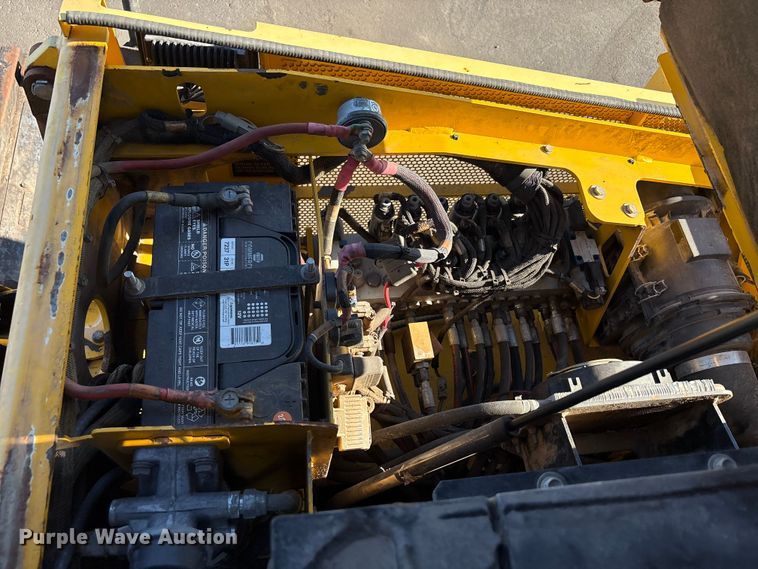 image for item EC7993 2016 Carlson CP100 paver