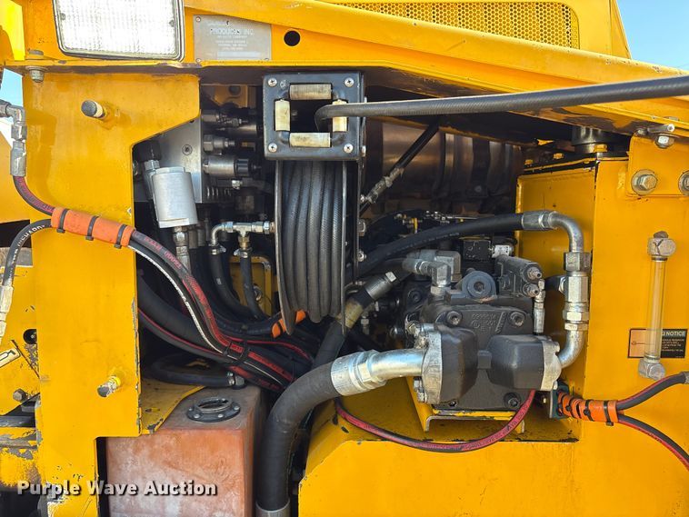 image for item EC7993 2016 Carlson CP100 paver