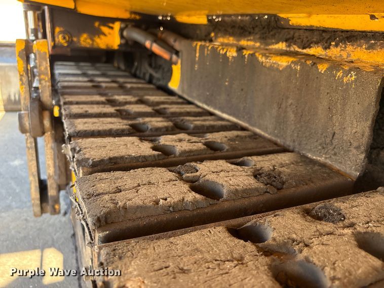 image for item EC7993 2016 Carlson CP100 paver