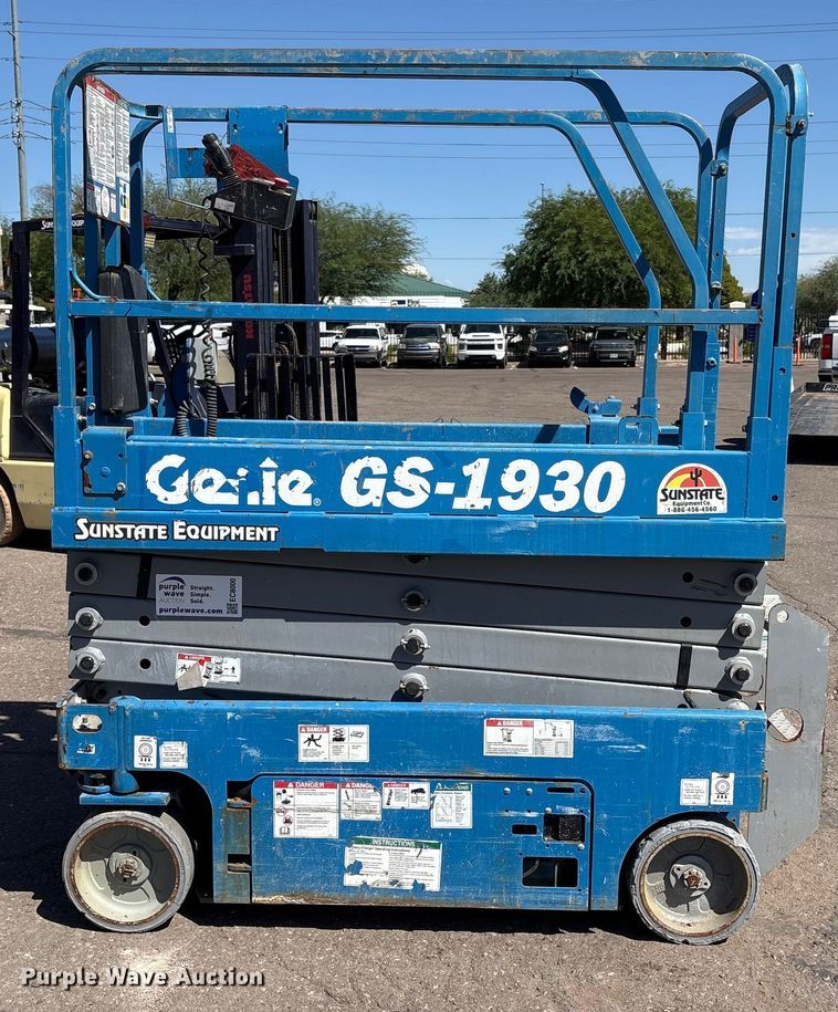 image for item EC8000 Genie GS1930 scissor lift