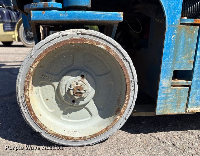 image for item EC8000 Genie GS1930 scissor lift