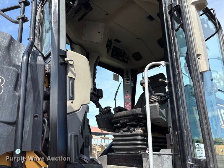 image for item EC8005 2019 Caterpillar 140M3 motor grader