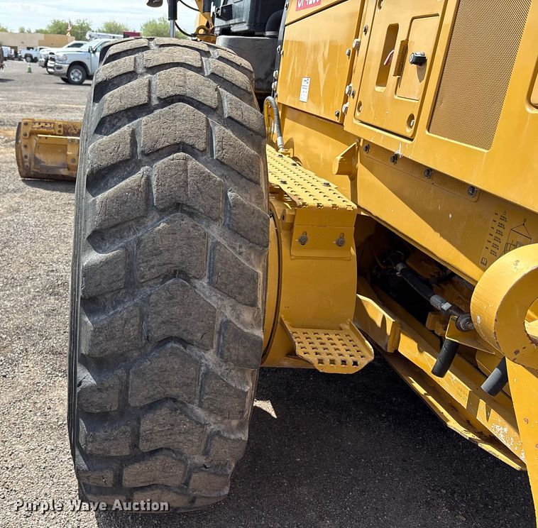 image for item EC8005 2019 Caterpillar 140M3 motor grader