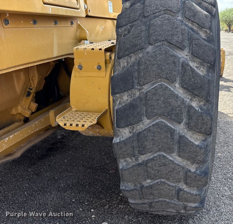 image for item EC8005 2019 Caterpillar 140M3 motor grader