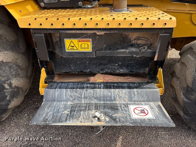 image for item EC8006 2020 Caterpillar 420F2 backhoe