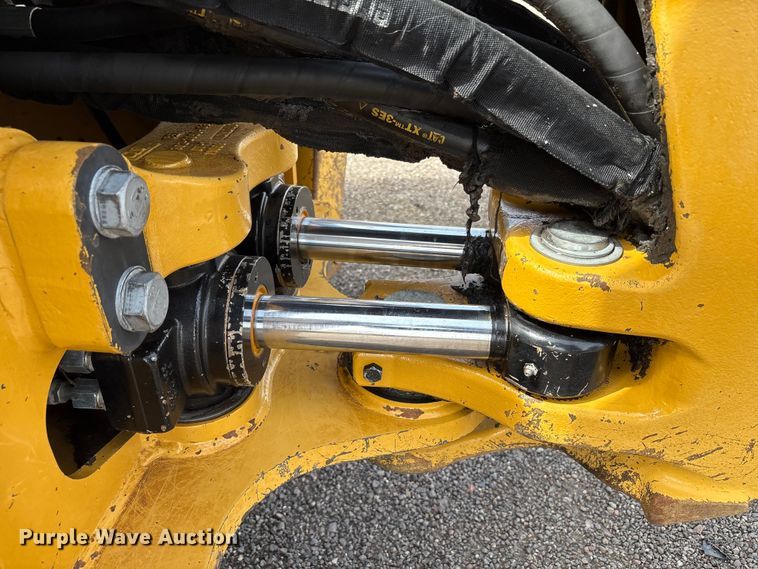 image for item EC8006 2020 Caterpillar 420F2 backhoe