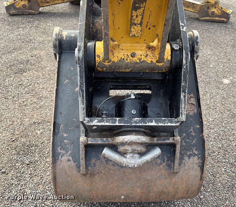 image for item EC8006 2020 Caterpillar 420F2 backhoe
