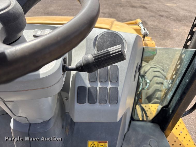 image for item EC8006 2020 Caterpillar 420F2 backhoe