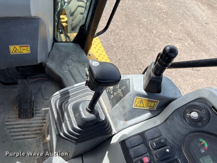 image for item EC8006 2020 Caterpillar 420F2 backhoe