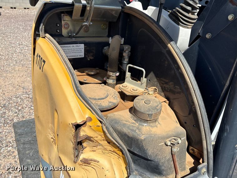 image for item EC8007 2015 John Deere 35G mini excavator