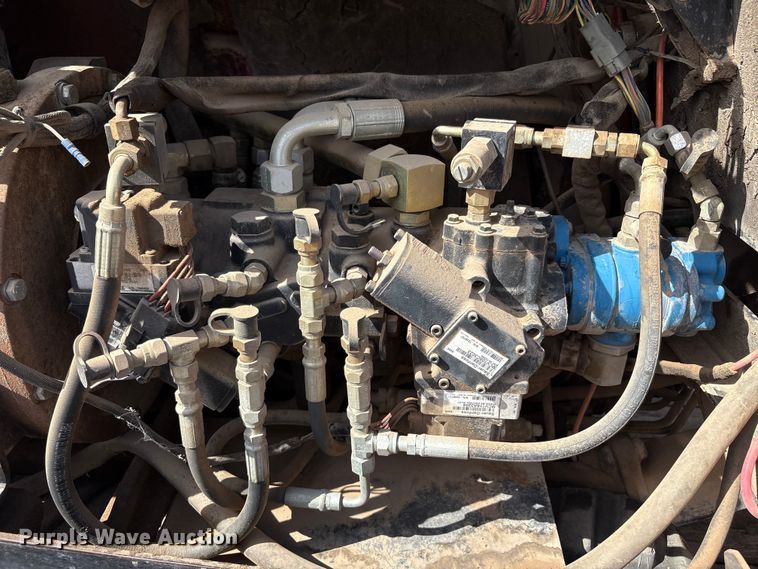 image for item EC8008 2004 Ditch Witch JT1220 Mach 1 directional boring unit