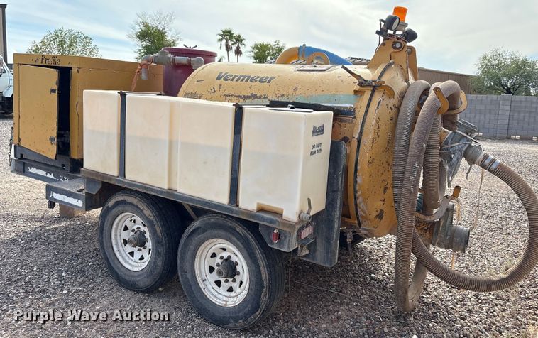 image for item EC8009 2010 Vermeer LP555SDT vacuum excavator