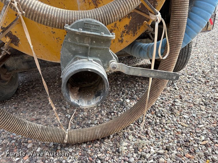 image for item EC8009 2010 Vermeer LP555SDT vacuum excavator