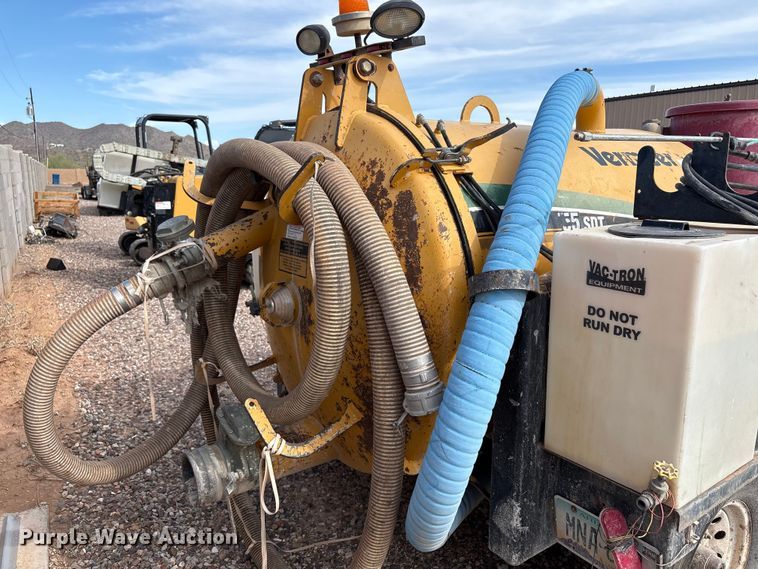 image for item EC8009 2010 Vermeer LP555SDT vacuum excavator