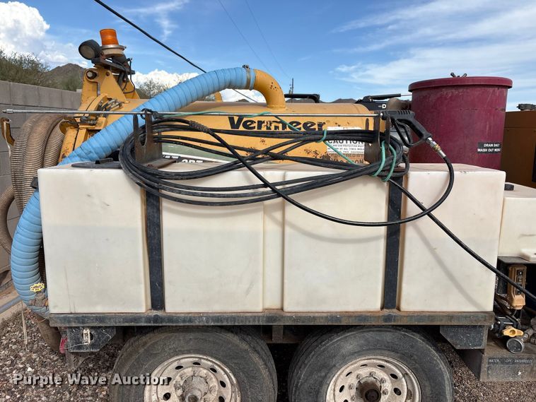 image for item EC8009 2010 Vermeer LP555SDT vacuum excavator