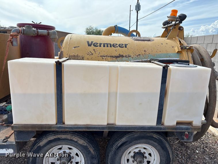 image for item EC8009 2010 Vermeer LP555SDT vacuum excavator