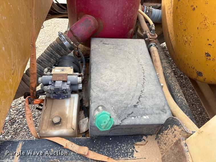 image for item EC8009 2010 Vermeer LP555SDT vacuum excavator