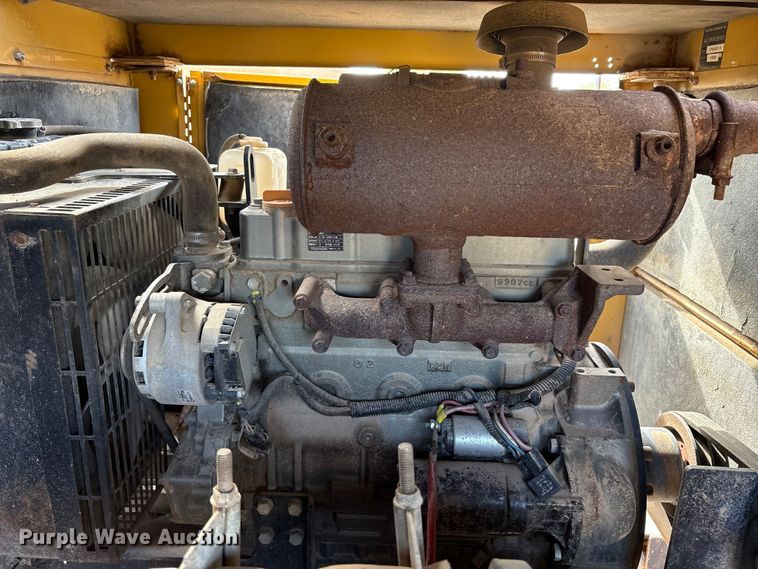 image for item EC8009 2010 Vermeer LP555SDT vacuum excavator