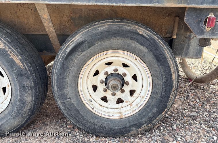 image for item EC8009 2010 Vermeer LP555SDT vacuum excavator