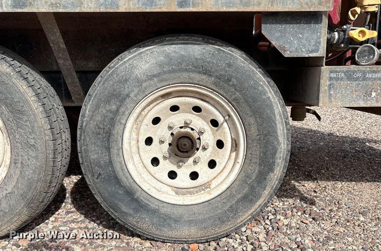 image for item EC8009 2010 Vermeer LP555SDT vacuum excavator