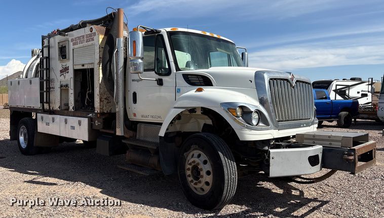 image for item EC8010 2014 International 7400 vacuum truck