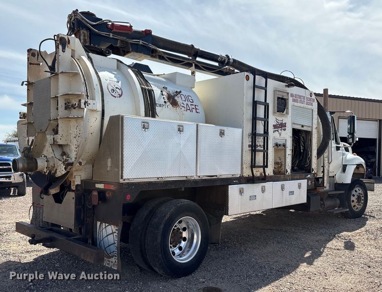image for item EC8010 2014 International 7400 vacuum truck