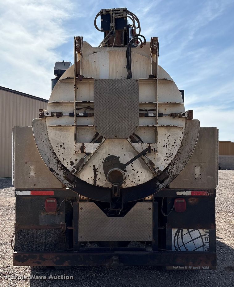 image for item EC8010 2014 International 7400 vacuum truck