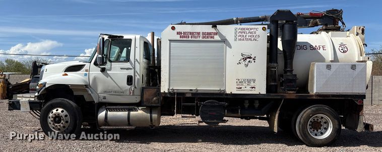 image for item EC8010 2014 International 7400 vacuum truck