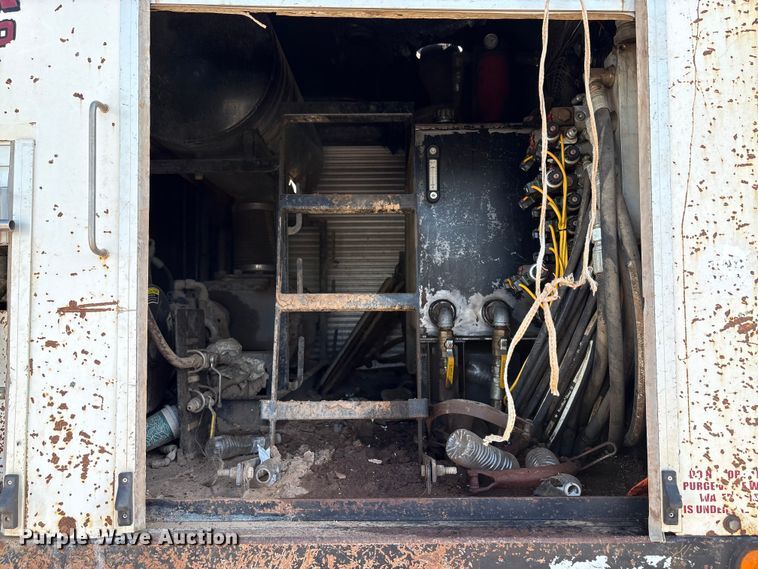 image for item EC8010 2014 International 7400 vacuum truck