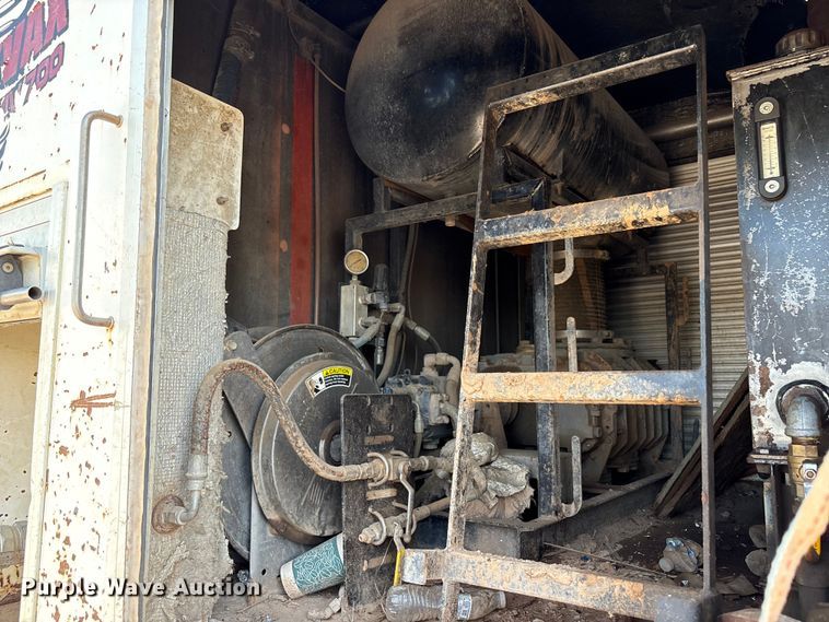 image for item EC8010 2014 International 7400 vacuum truck