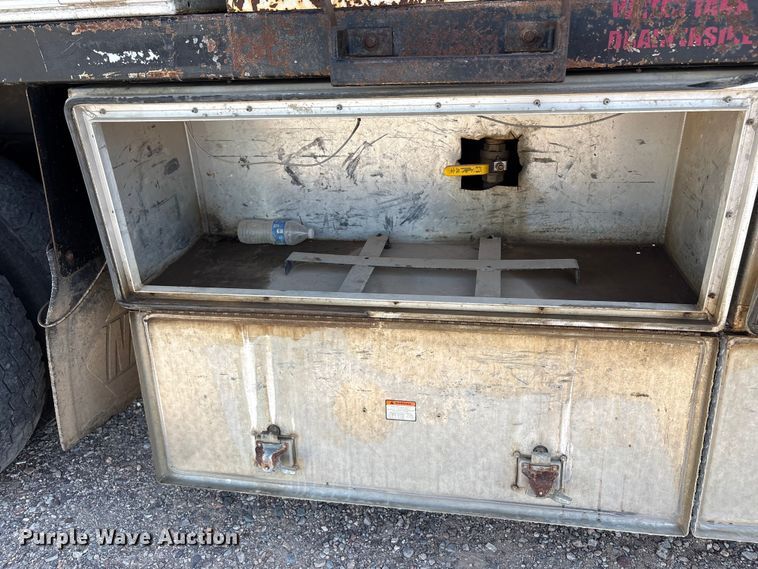 image for item EC8010 2014 International 7400 vacuum truck