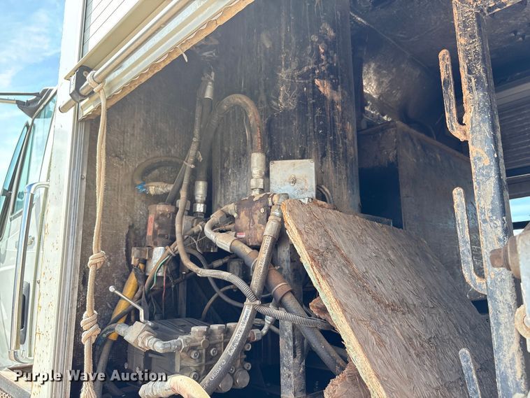 image for item EC8010 2014 International 7400 vacuum truck