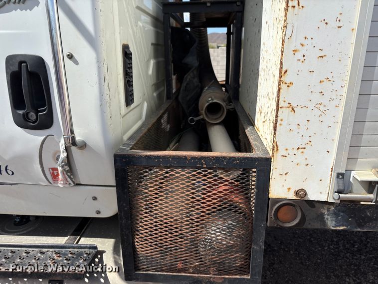 image for item EC8010 2014 International 7400 vacuum truck