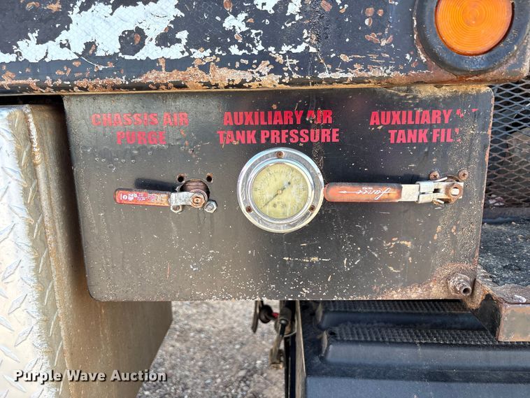 image for item EC8010 2014 International 7400 vacuum truck