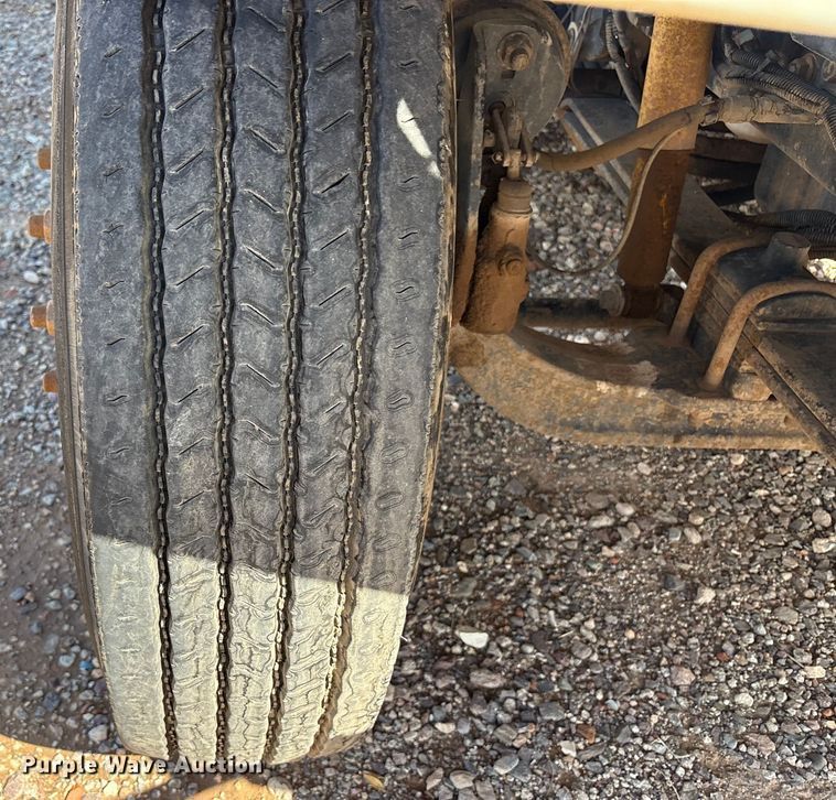 image for item EC8010 2014 International 7400 vacuum truck