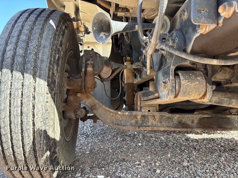 image for item EC8010 2014 International 7400 vacuum truck