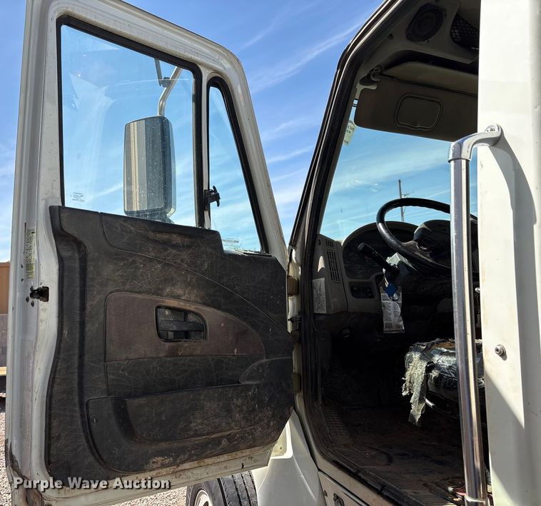 image for item EC8010 2014 International 7400 vacuum truck