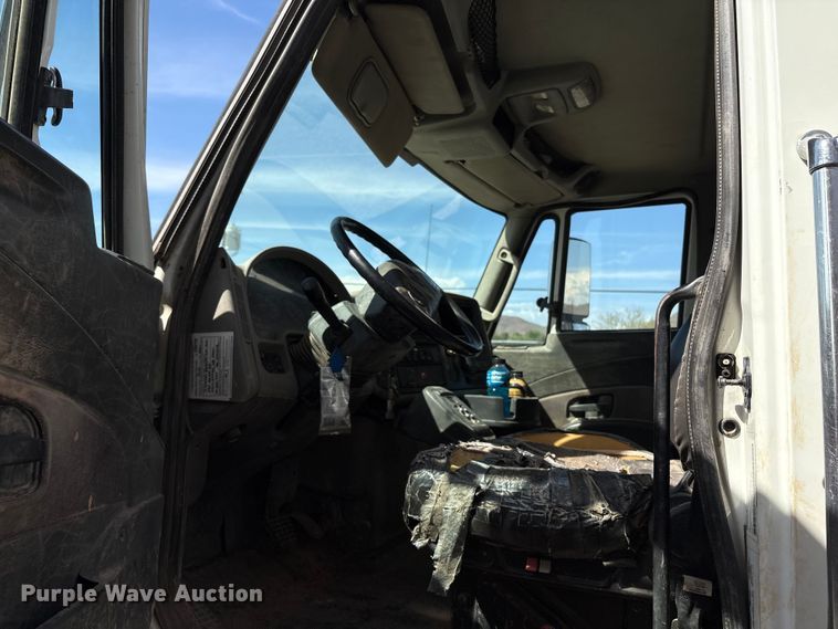 image for item EC8010 2014 International 7400 vacuum truck